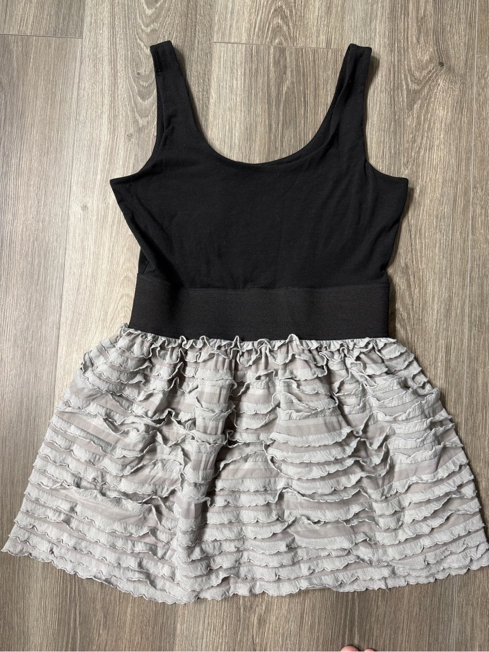 Y2K Babydoll Mini Dress Black Gray Tiered Ruffle Skirt Miley Cyrus Max Azria L